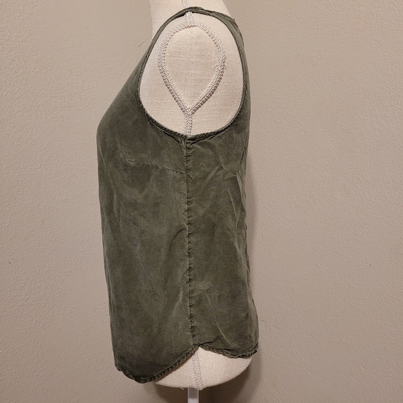 Universal Threads Khaki Green Button Tank Top - Picture 2 of 8